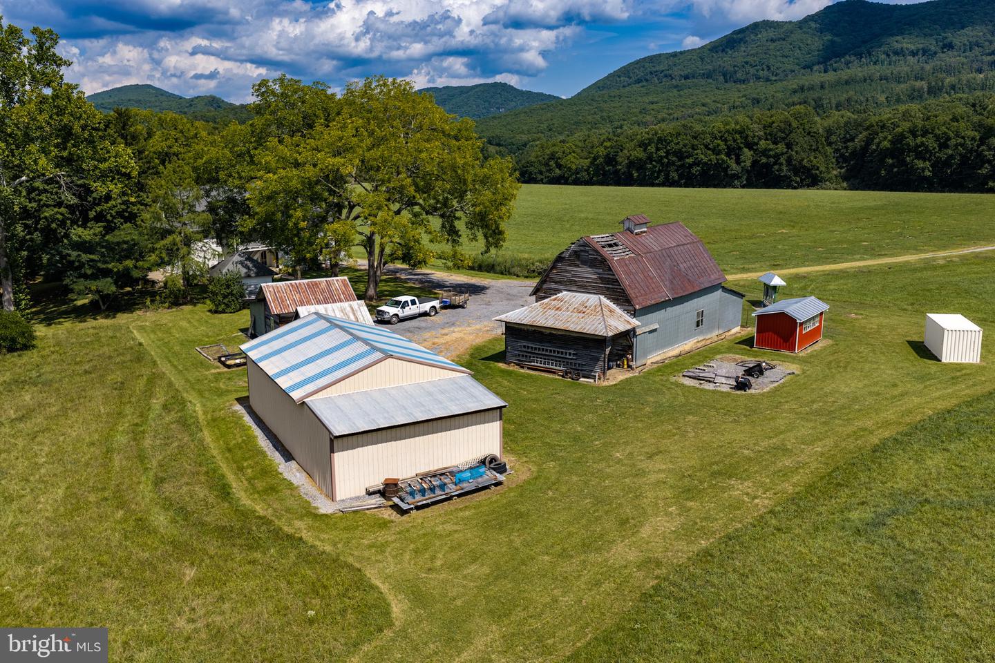 33940 Mountain Valley Rd Property Photo 46