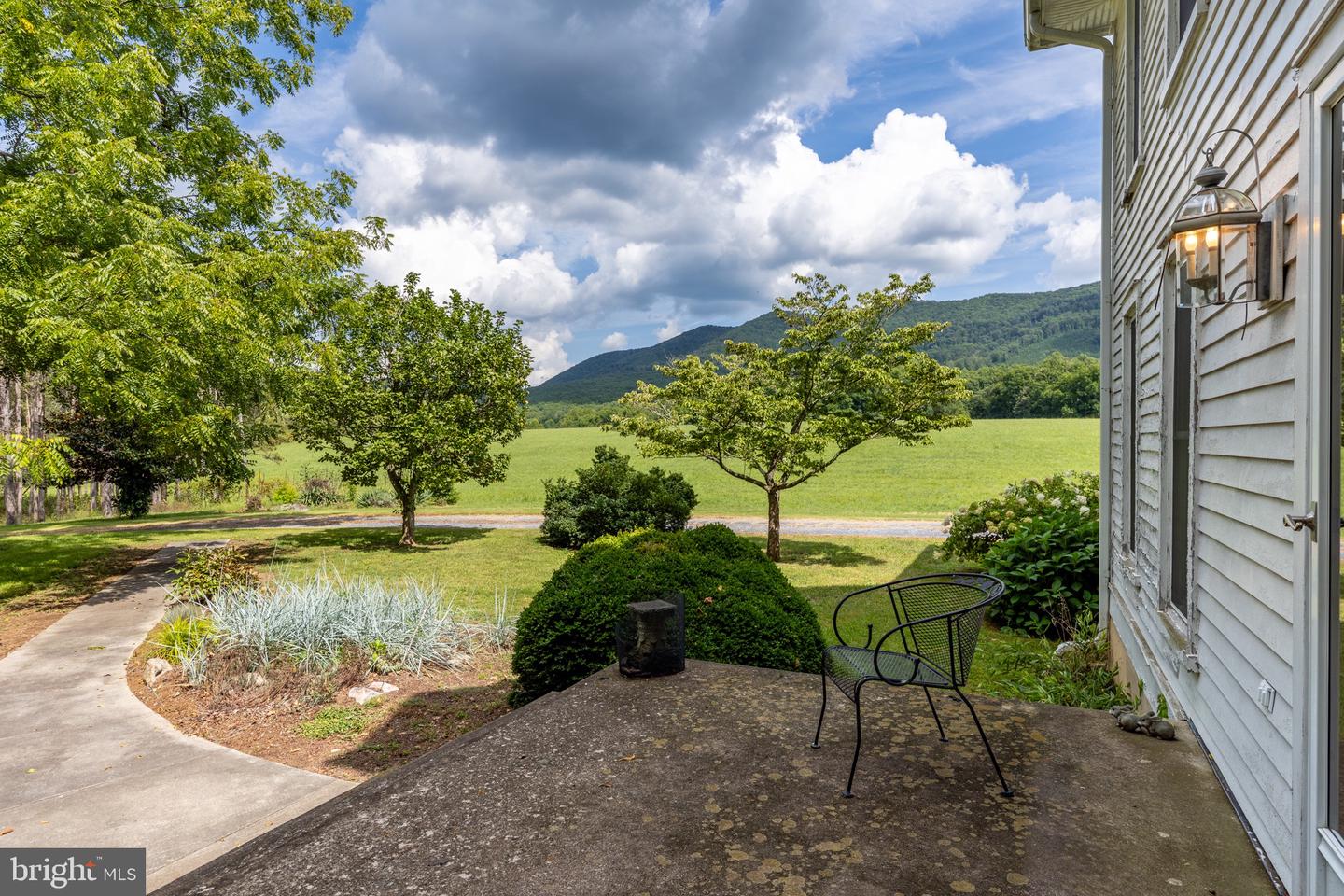 33940 Mountain Valley Rd Property Photo 56