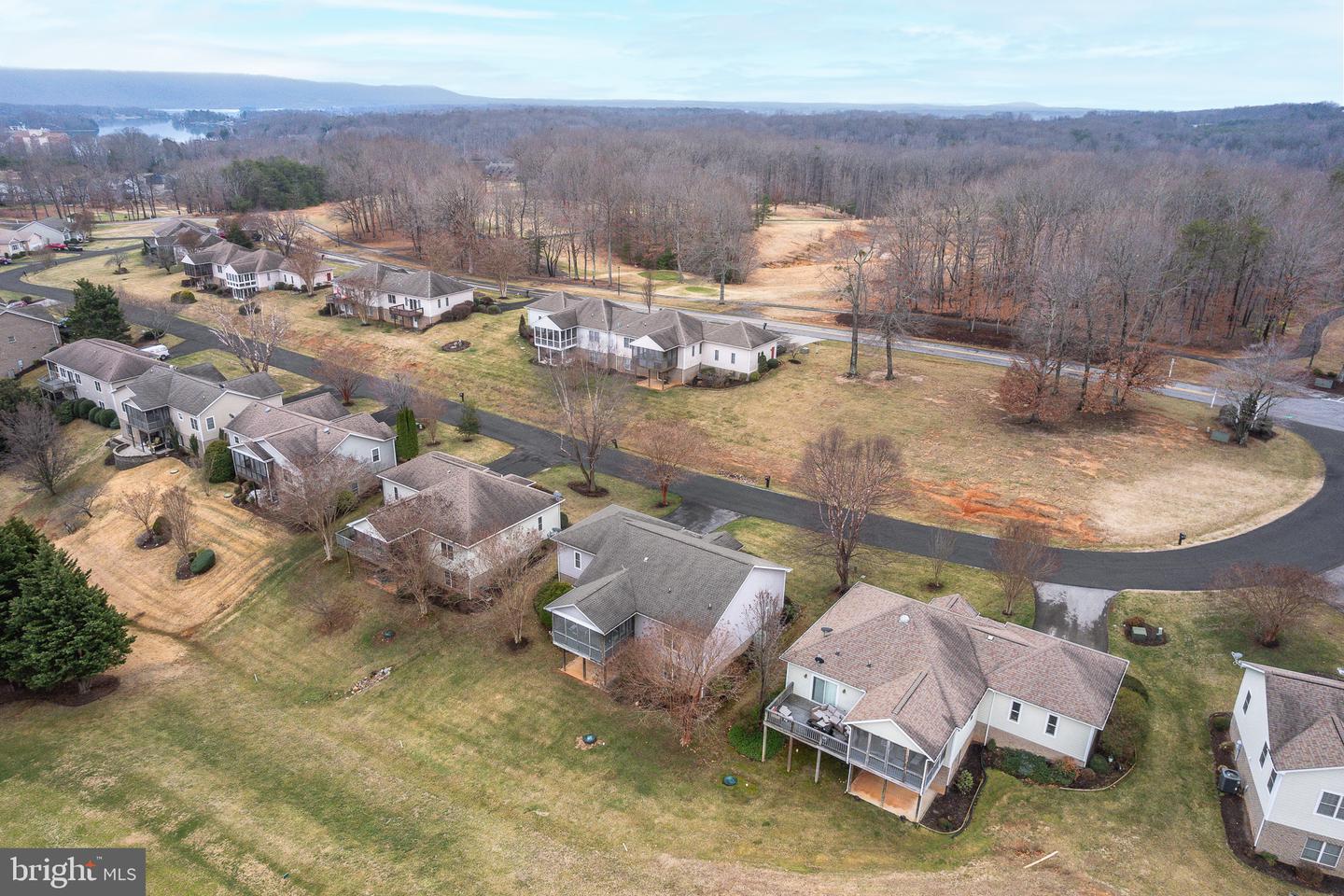 1052 8th Fairway Ln Property Photo 48