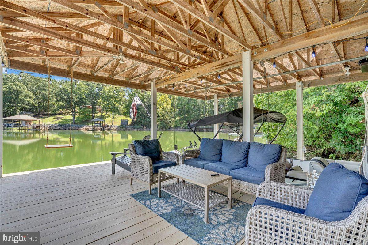 1439 Kaseys Lakeview Drive Property Photo 4