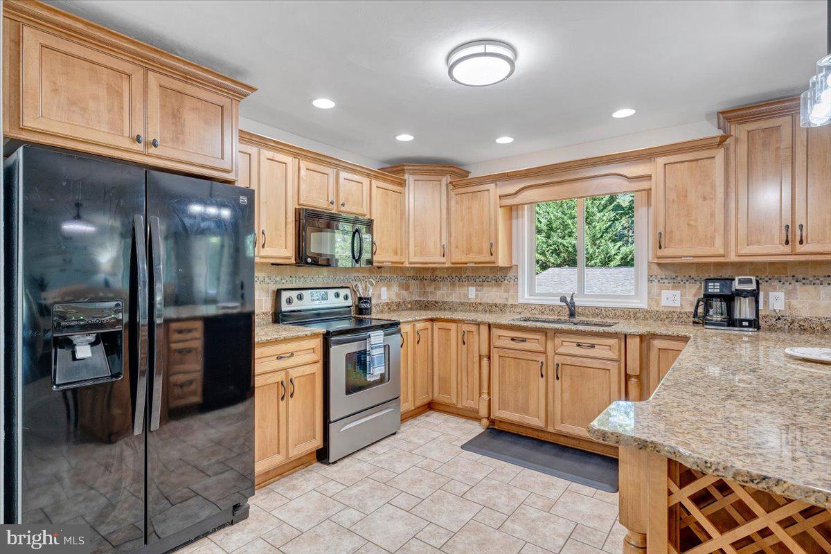 1439 Kaseys Lakeview Drive Property Photo 18