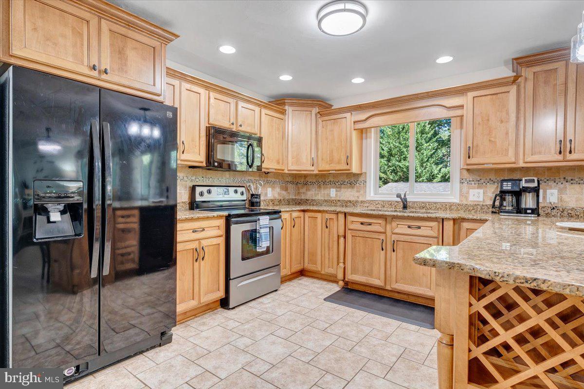 1439 Kaseys Lakeview Drive Property Photo 19