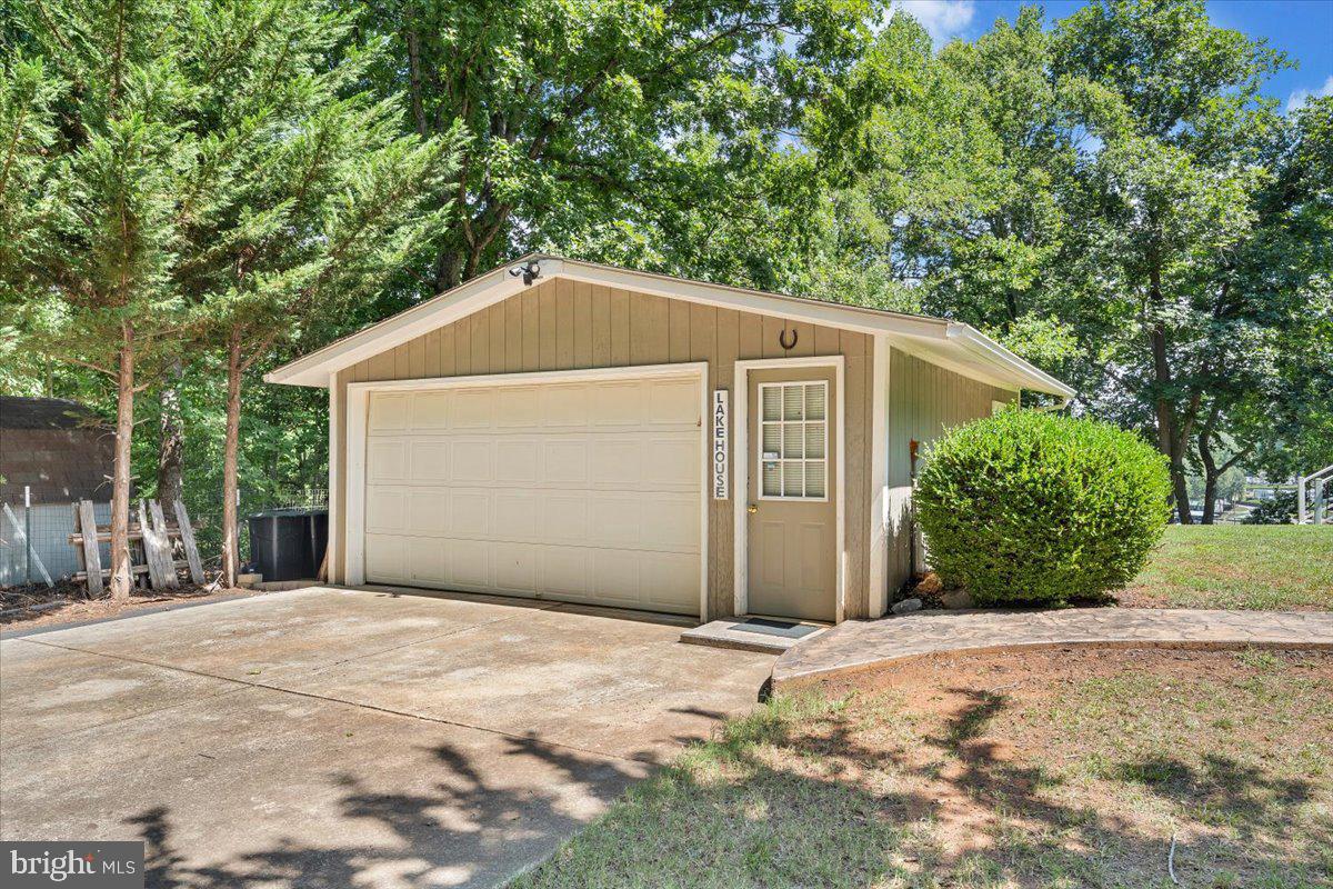 1439 Kaseys Lakeview Drive Property Photo 60