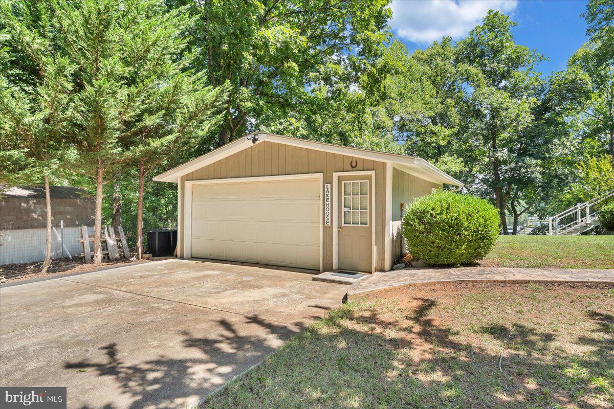 1439 Kaseys Lakeview Drive Property Photo 61