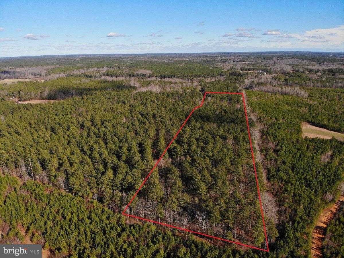 Country Ln Property Photo 9