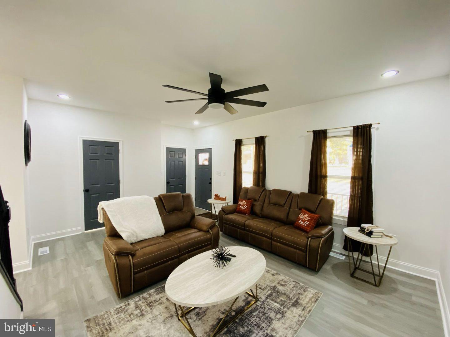 326 2nd Ave Property Photo 15