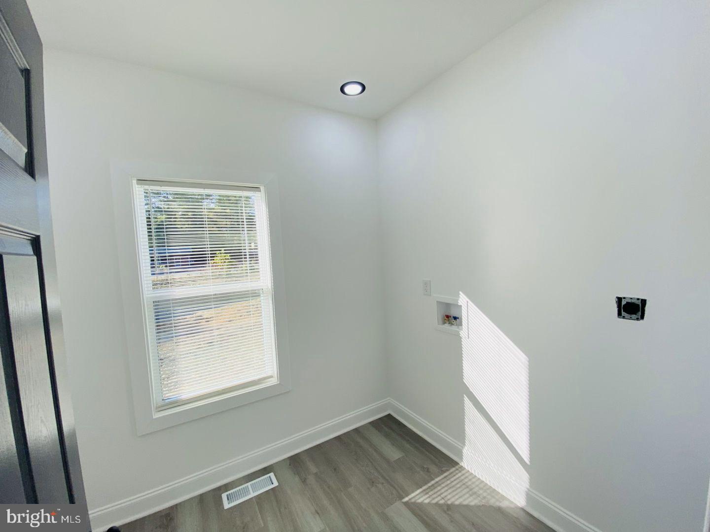 326 2nd Ave Property Photo 20
