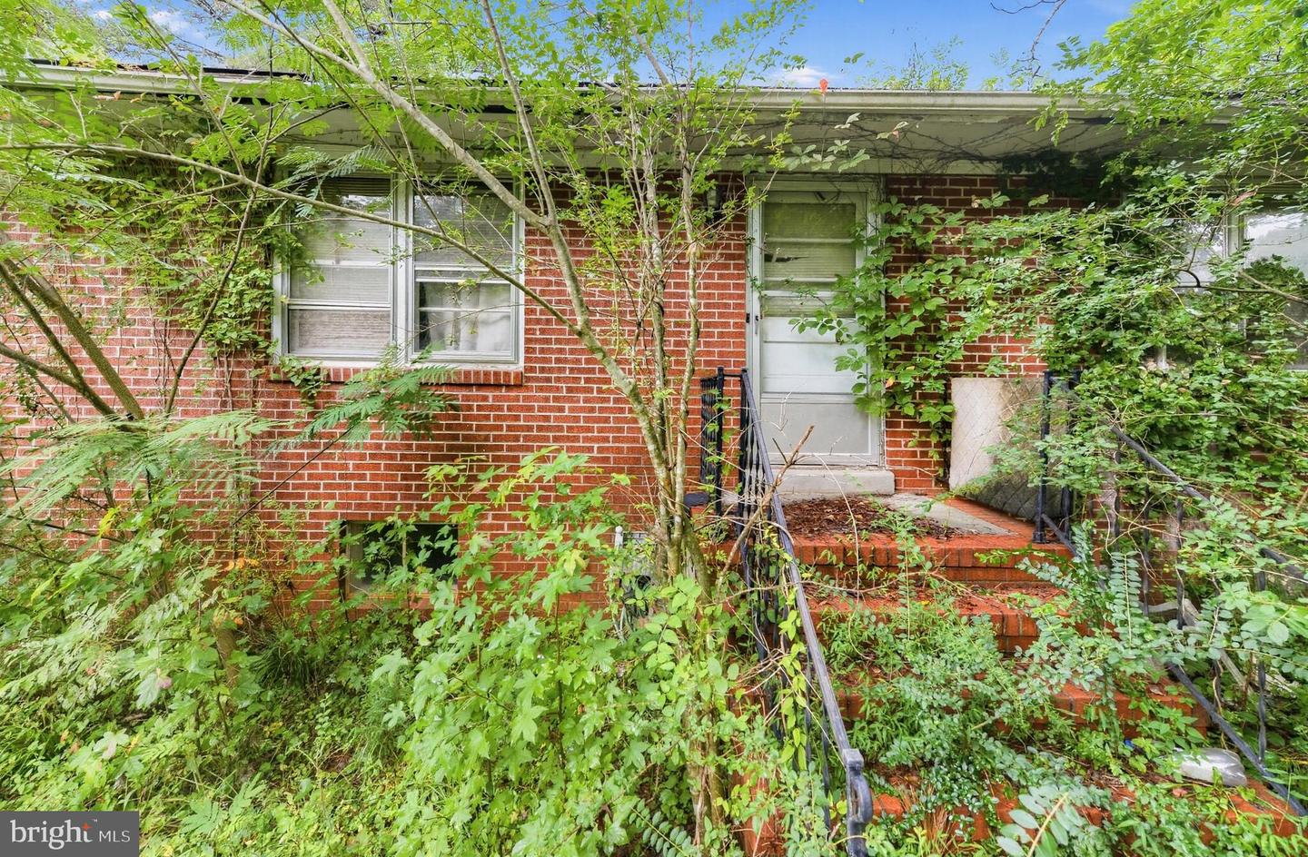 207 Simmons Dr Property Photo 1