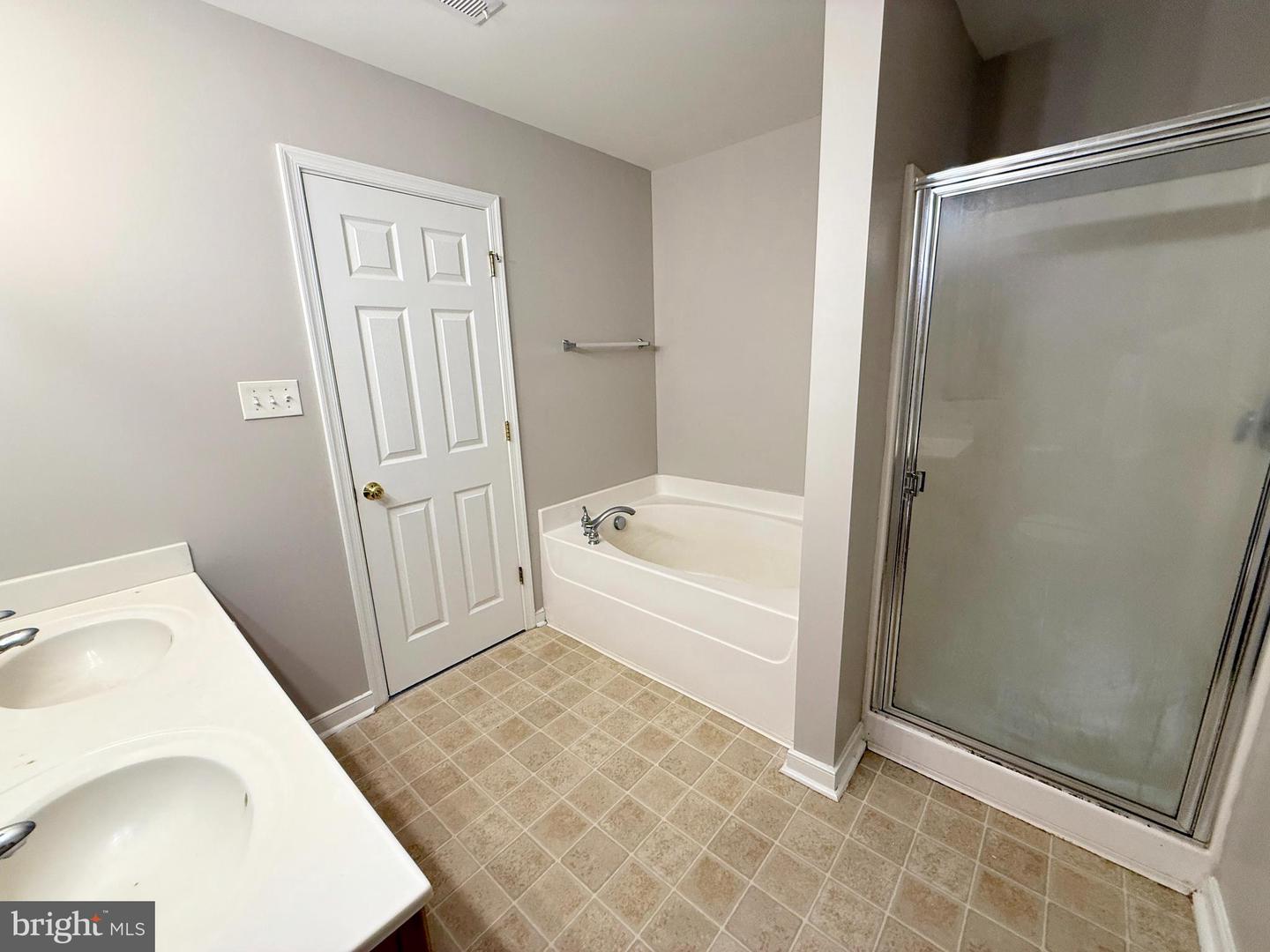 2937 Abbeydale Ct Property Photo 24