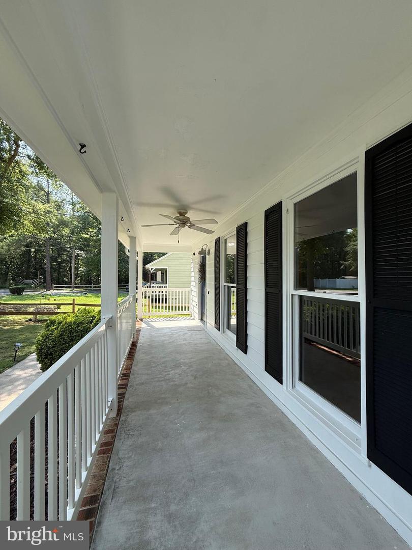 6238 Perthwood Ln Property Photo 5