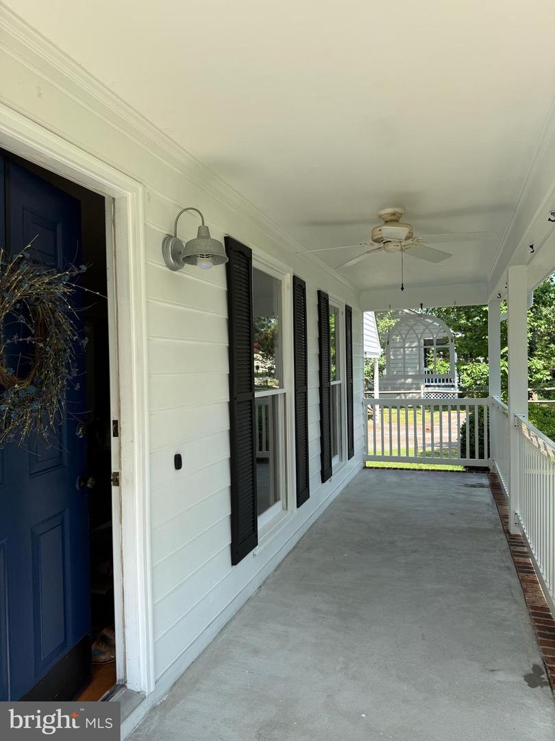 6238 Perthwood Ln Property Photo 6