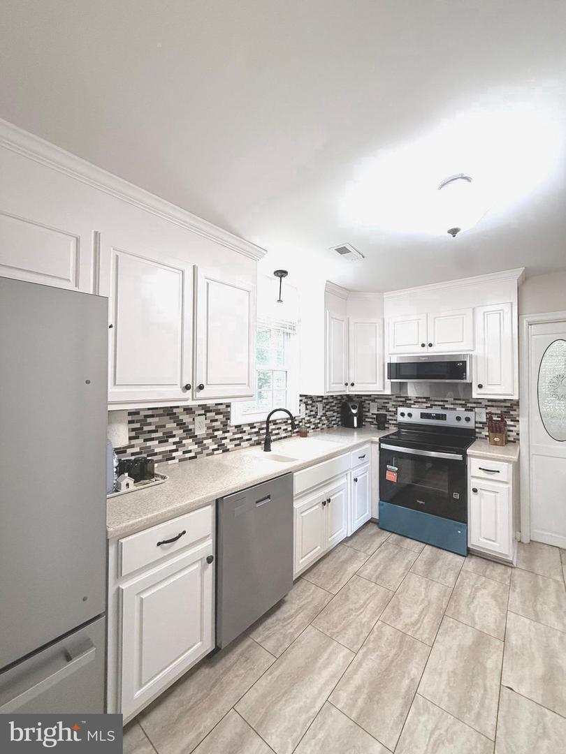 6238 Perthwood Ln Property Photo 12