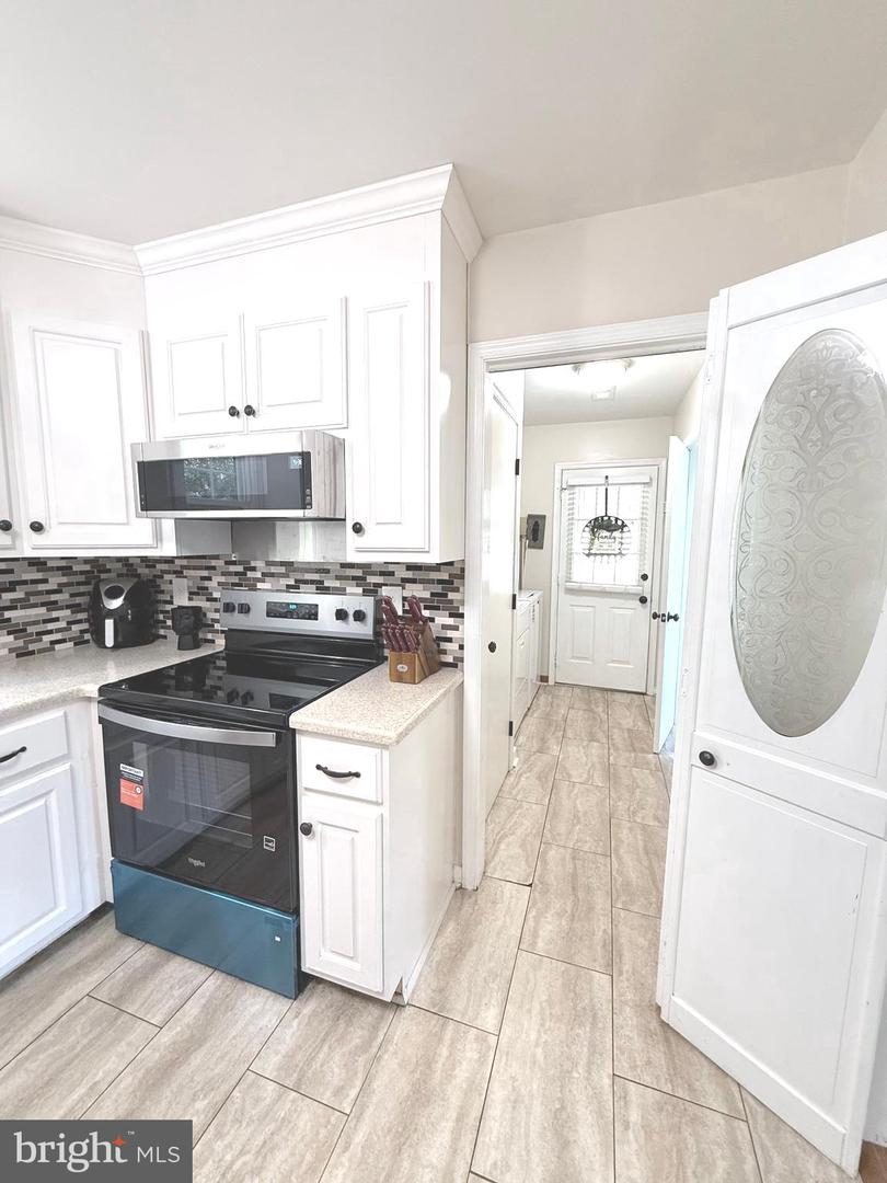 6238 Perthwood Ln Property Photo 16