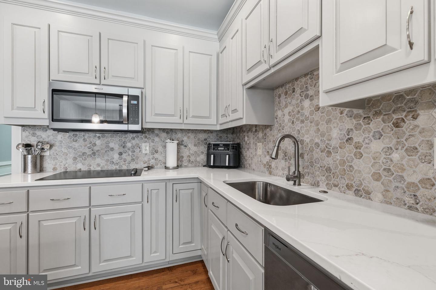 8425 Kintail Dr Property Photo 10
