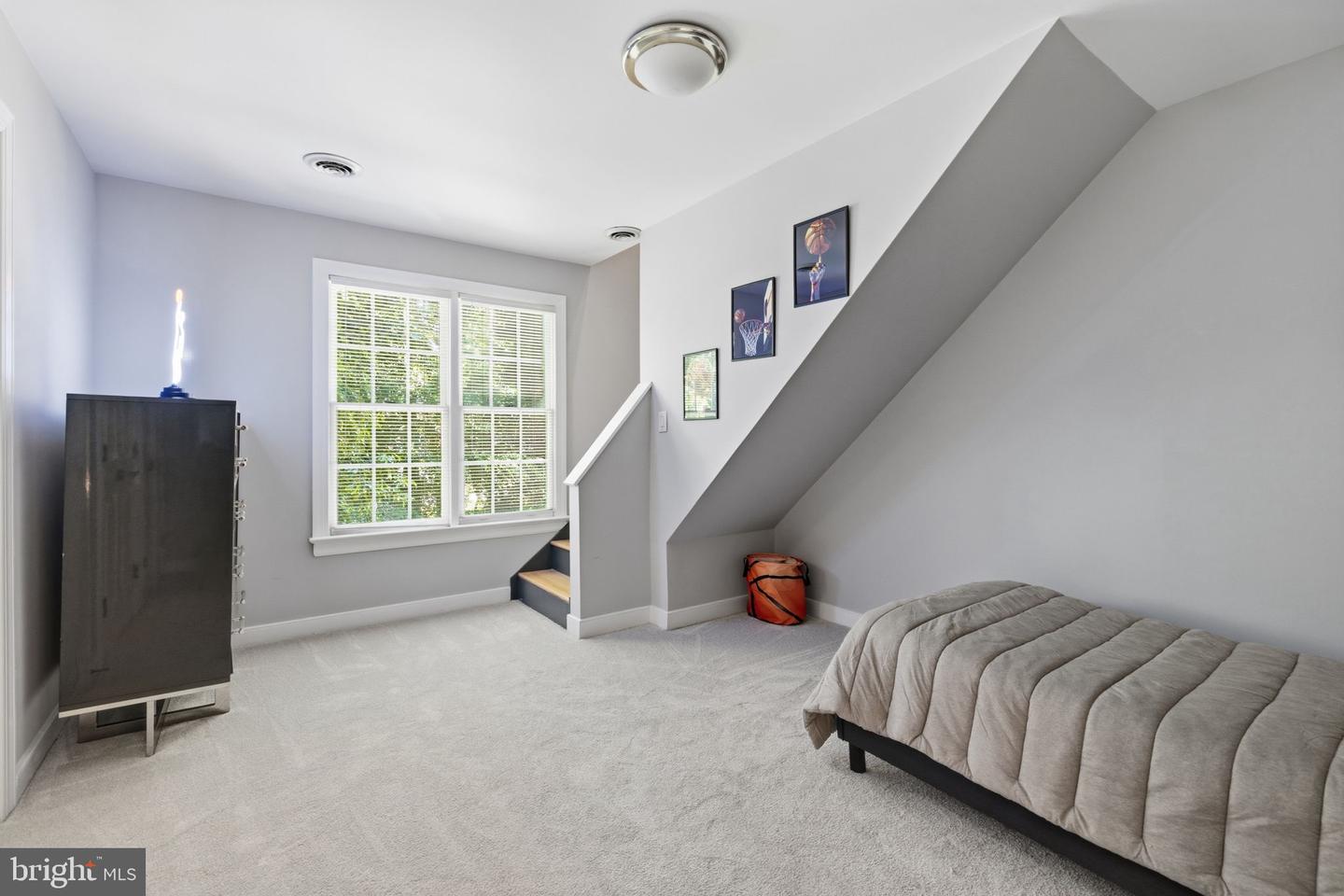 8425 Kintail Dr Property Photo 33