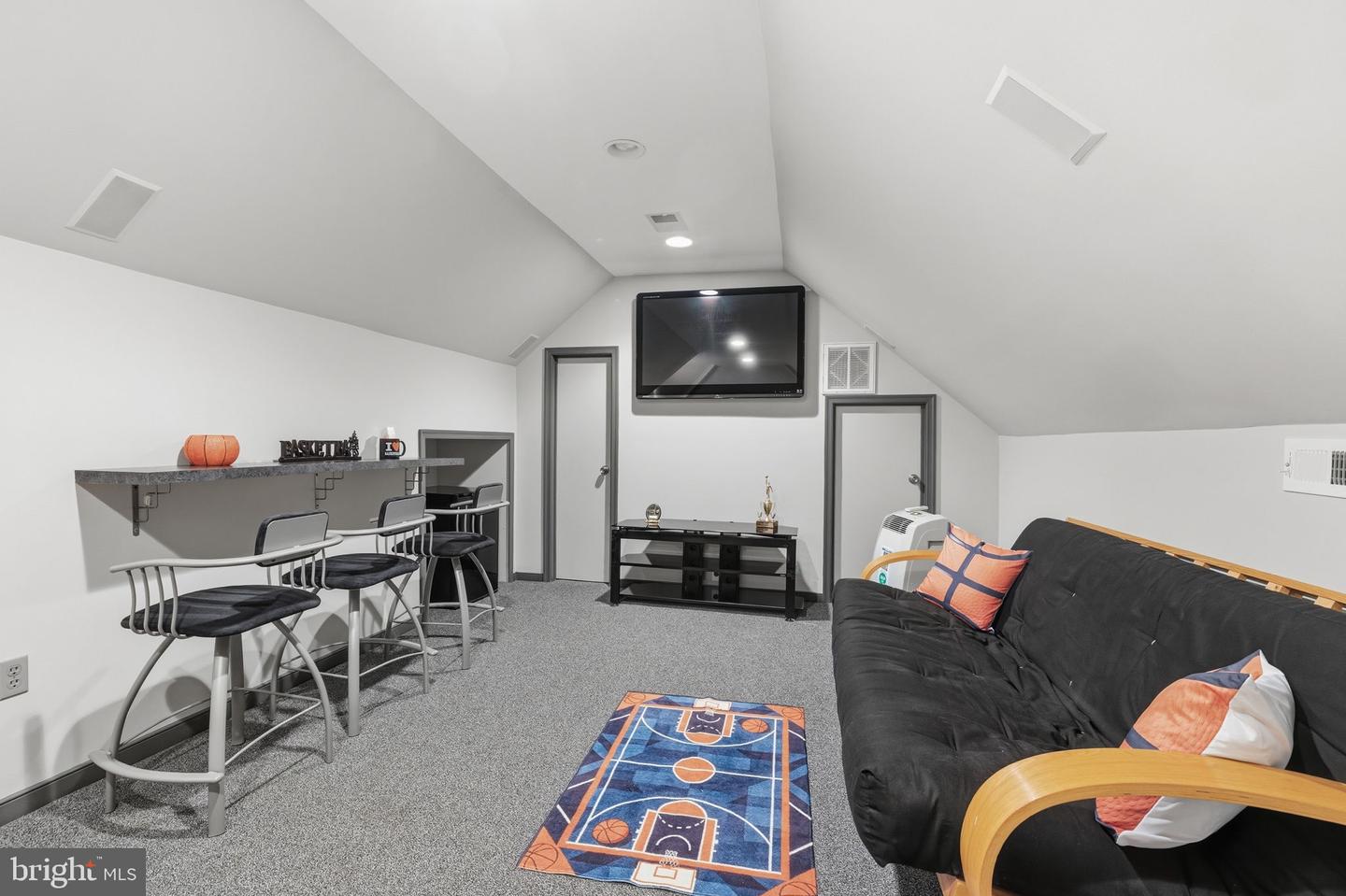 8425 Kintail Dr Property Photo 35
