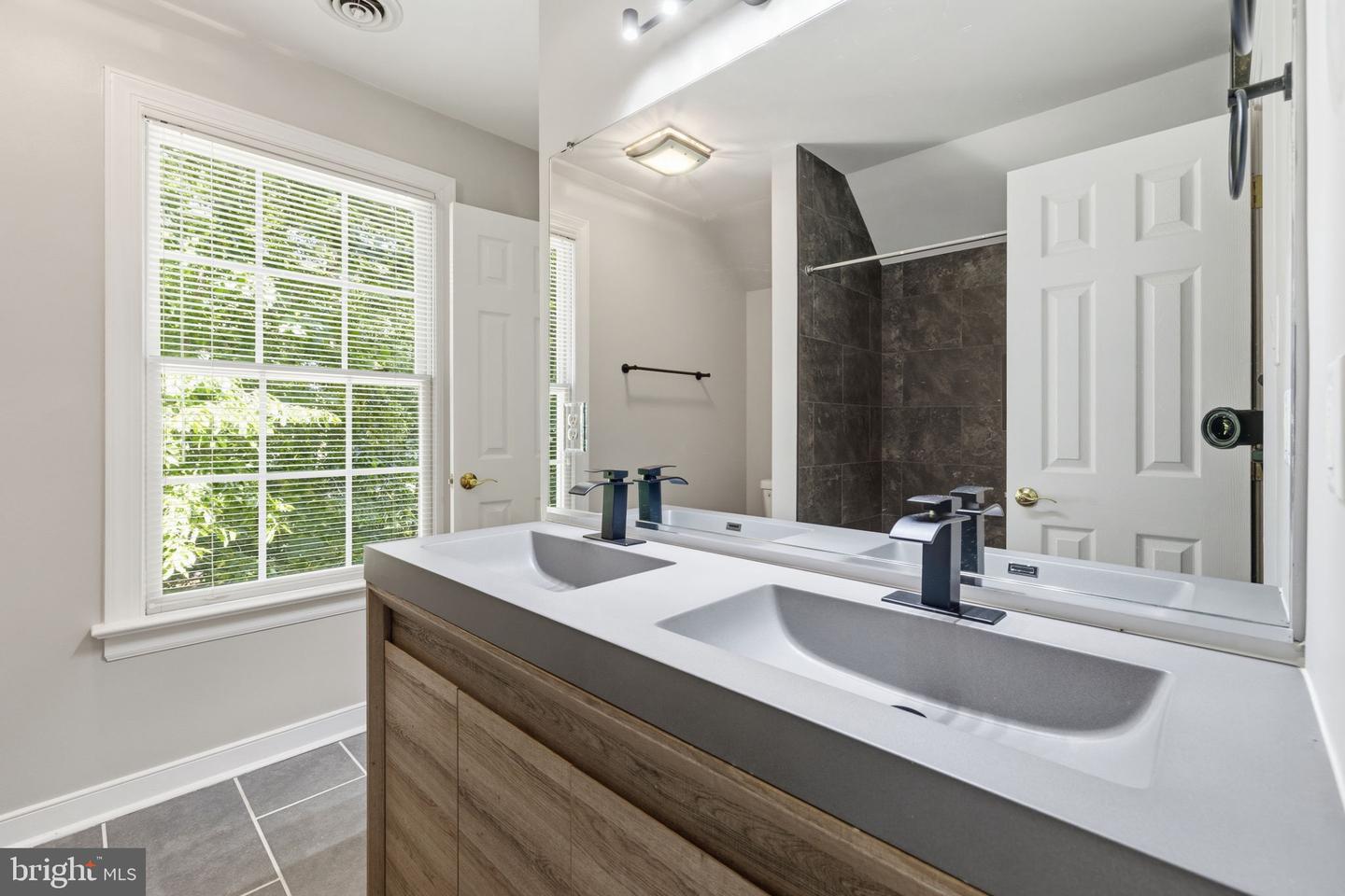 8425 Kintail Dr Property Photo 36