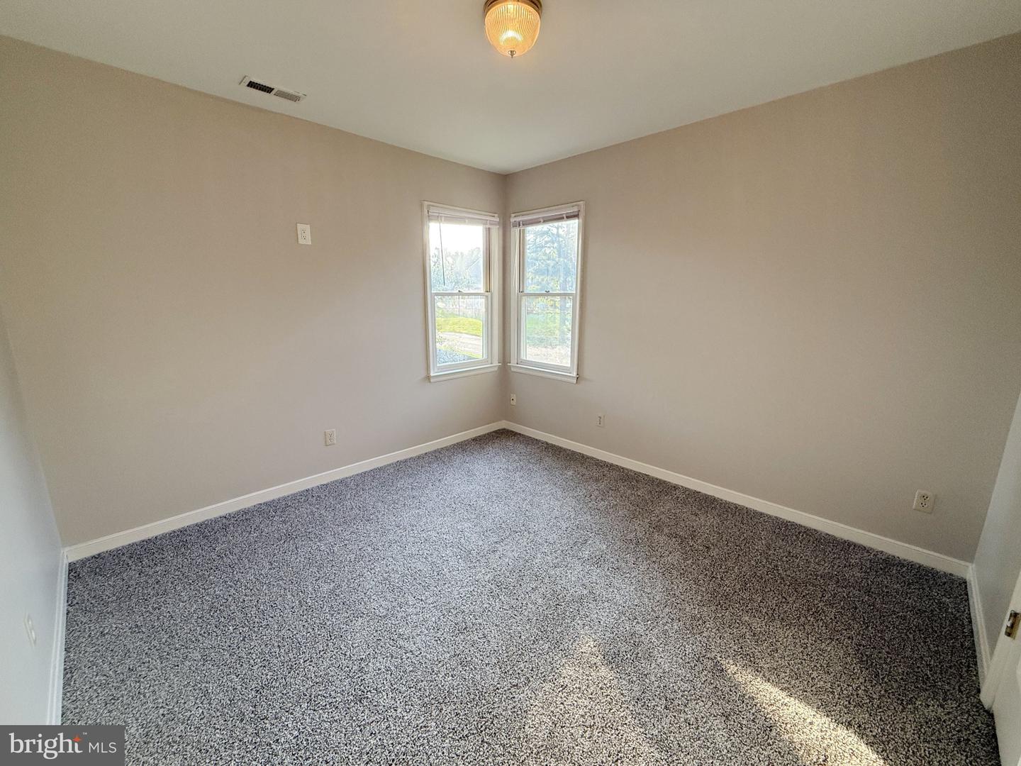 7000 Koufax Ct Property Photo 32