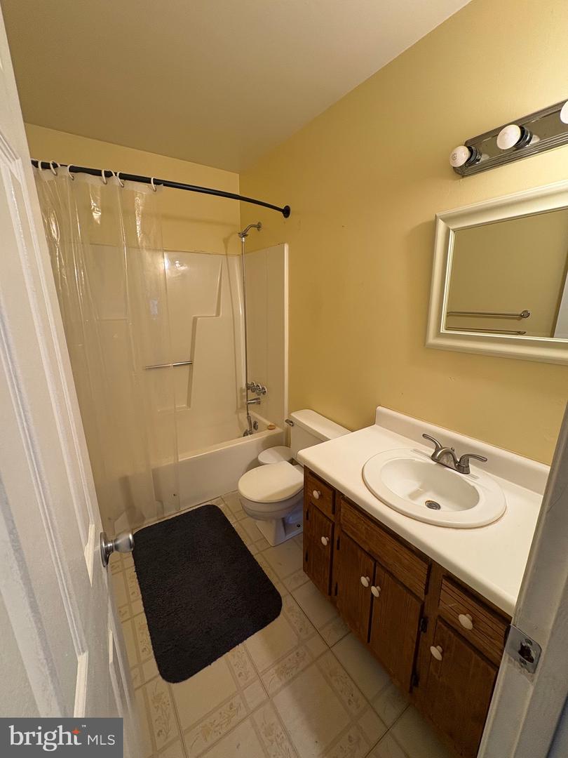 424 Wadsworth Dr Property Photo 14