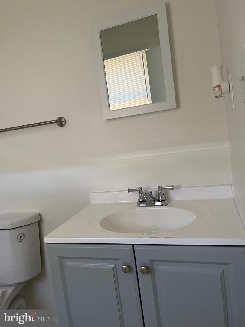 417 Crown Cres Property Photo 18