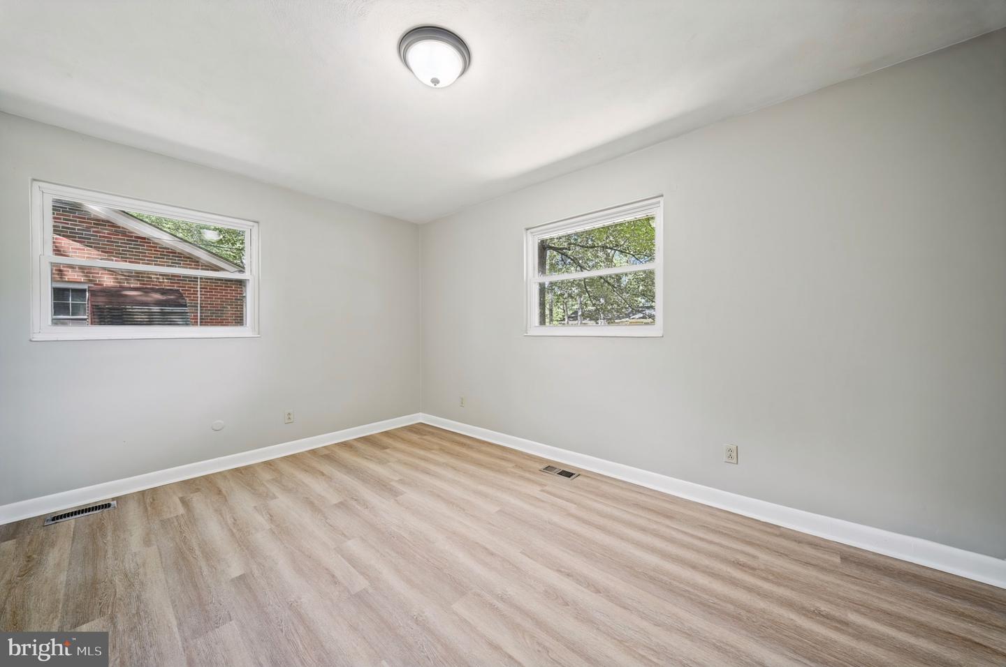 2168 Armada Dr E Property Photo 20