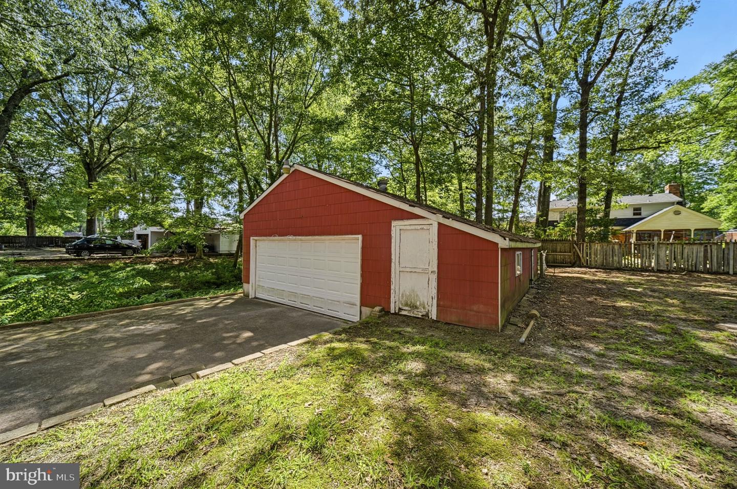 2168 Armada Dr E Property Photo 30