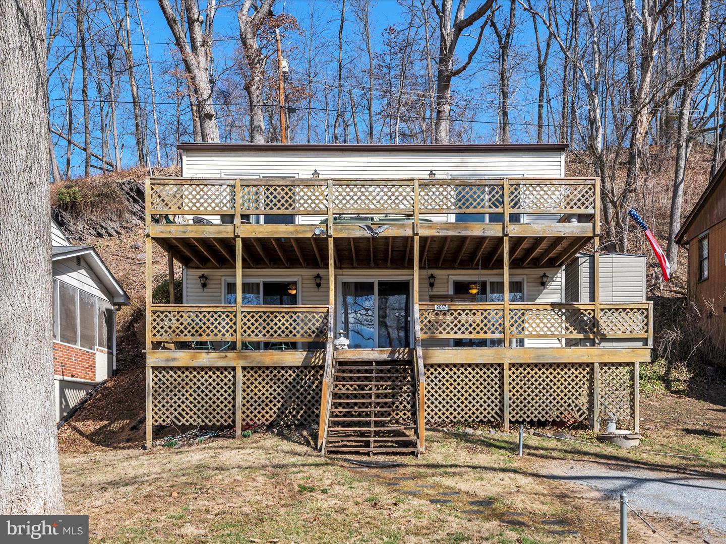 2057 Lockes Mill Road Property Photo
