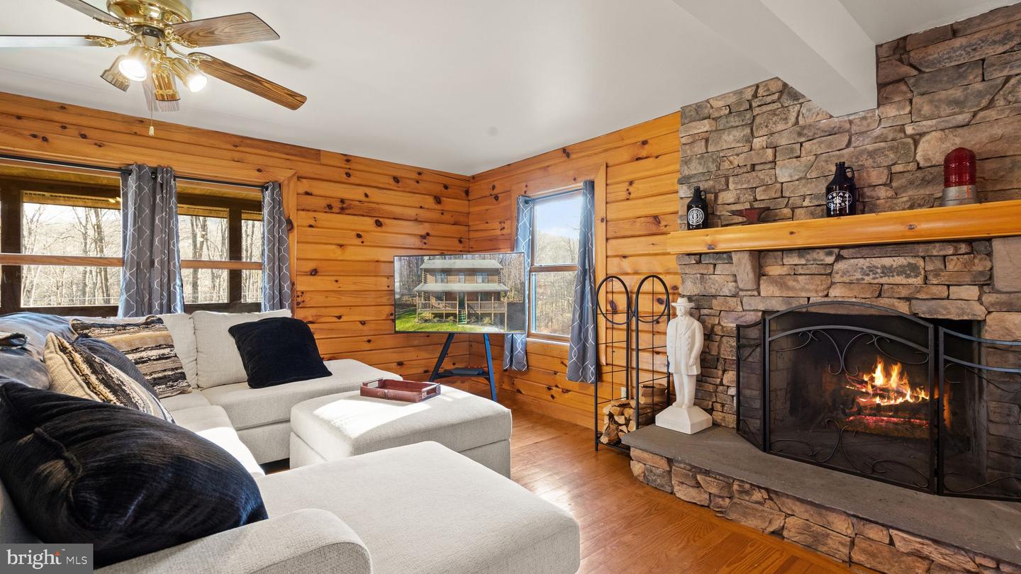 303 Alder Ln Property Photo 18