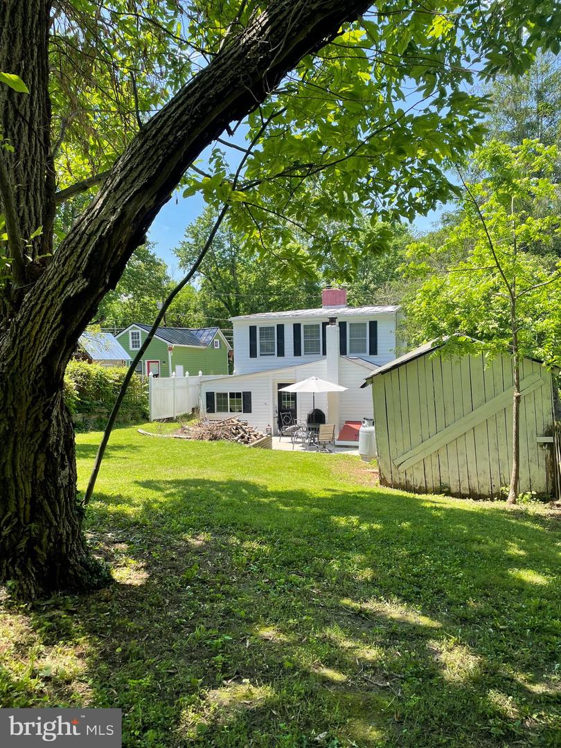 1951 Millwood Rd Property Photo 1
