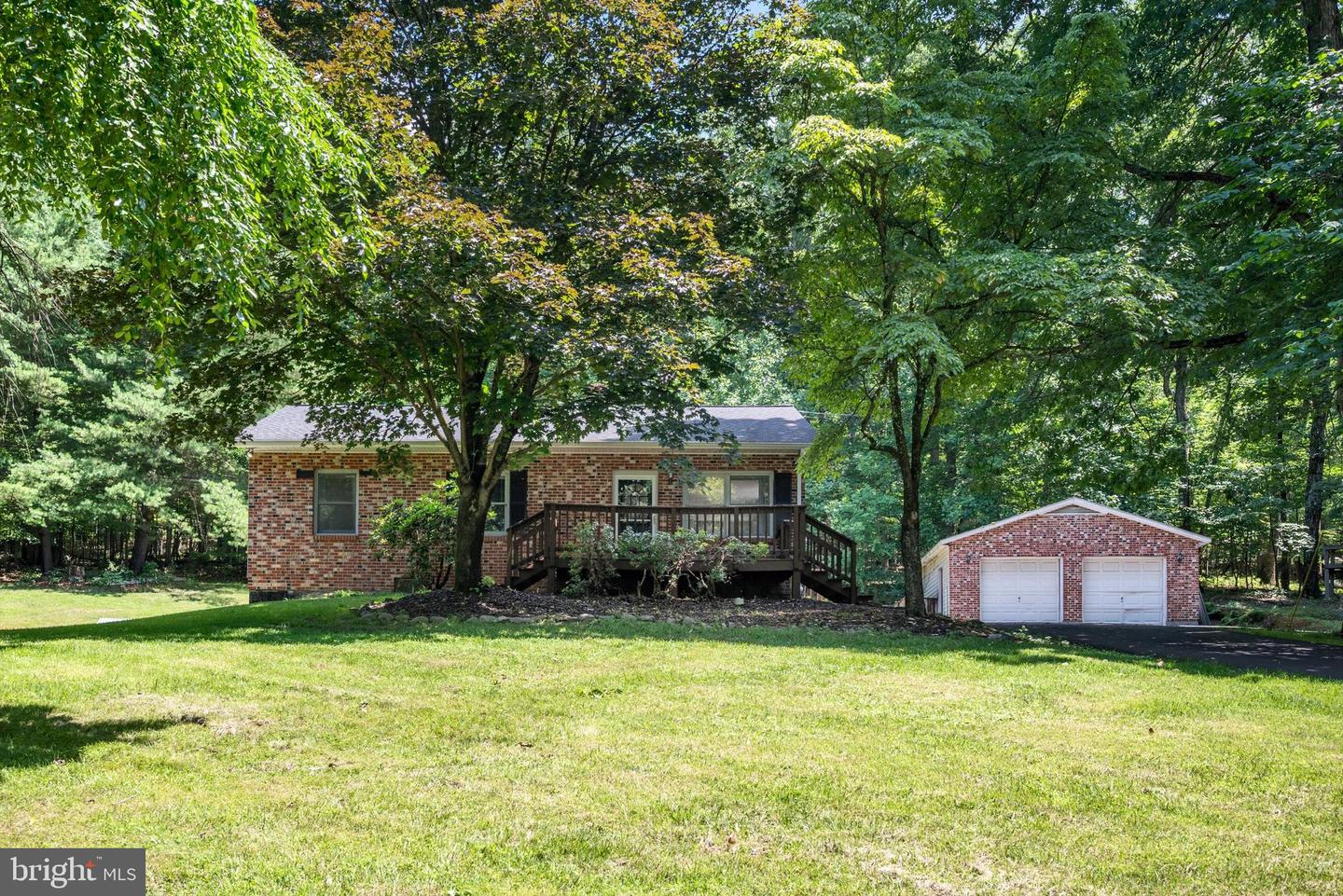 119 Lakeview Ln Property Photo 1