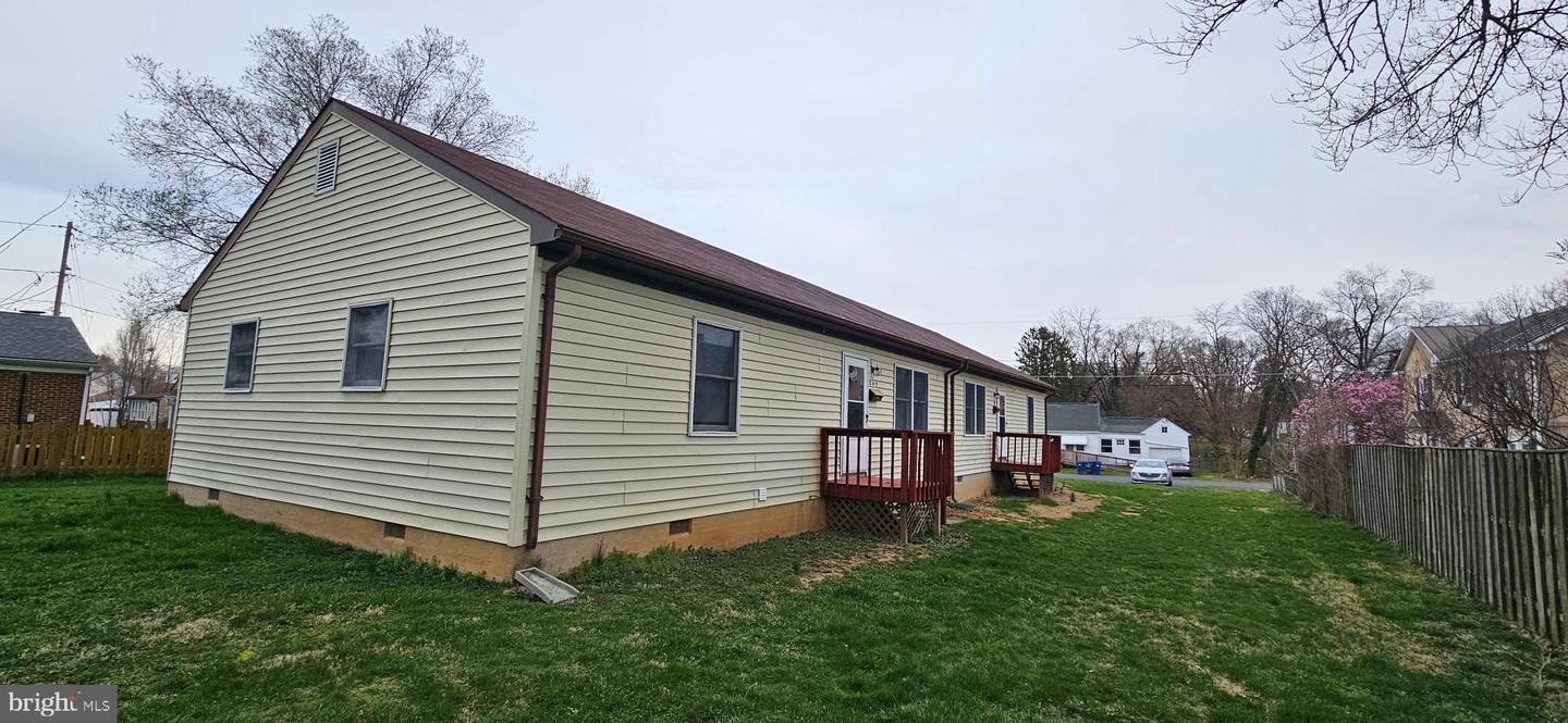 209 Walnut St Property Photo 1