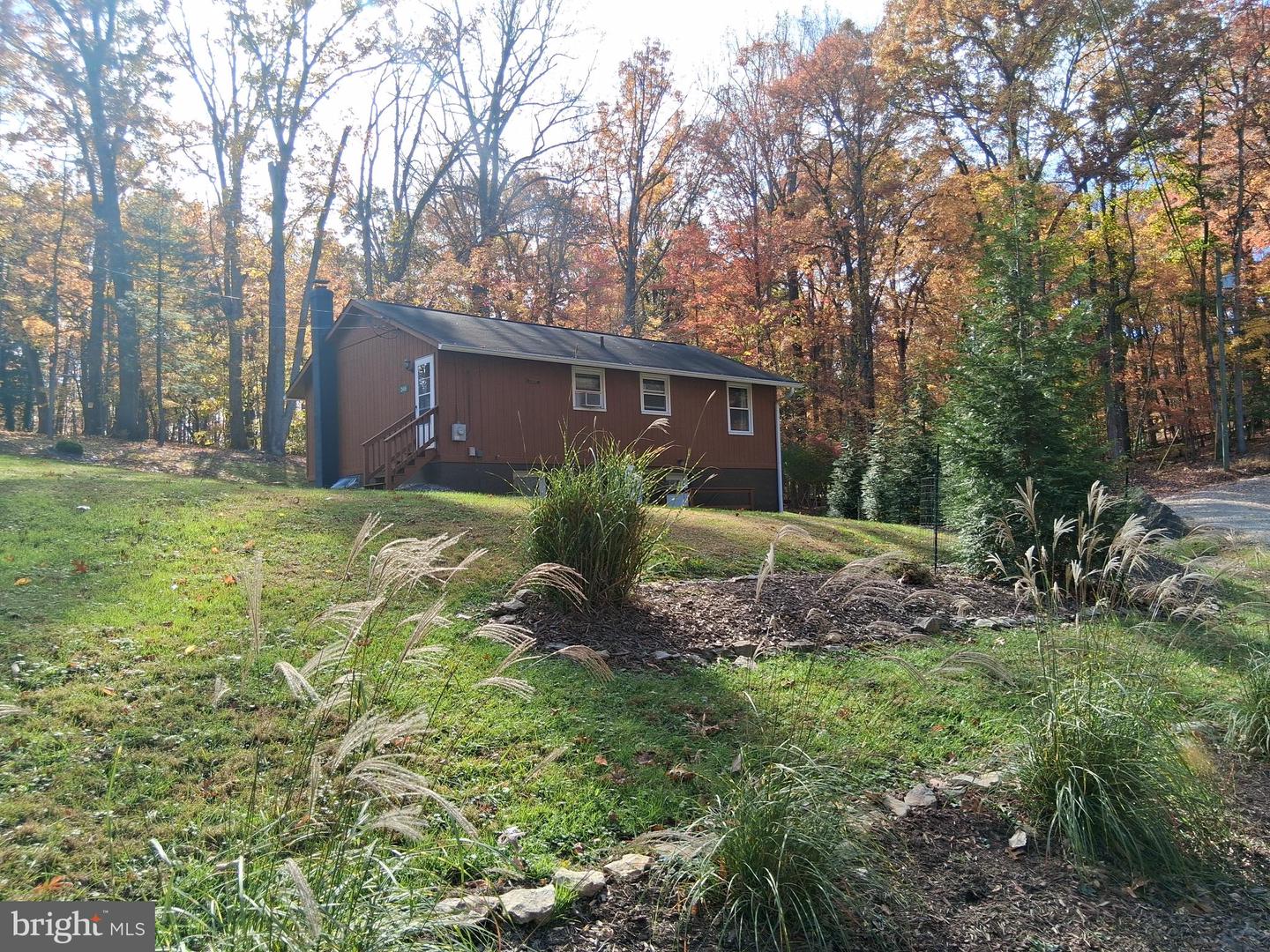 246 Laurel Ln Property Photo 5