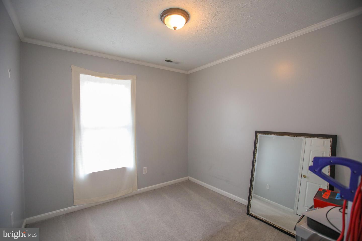 10 Whiting Ave Property Photo 10