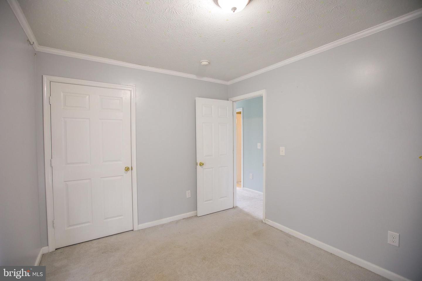 10 Whiting Ave Property Photo 13