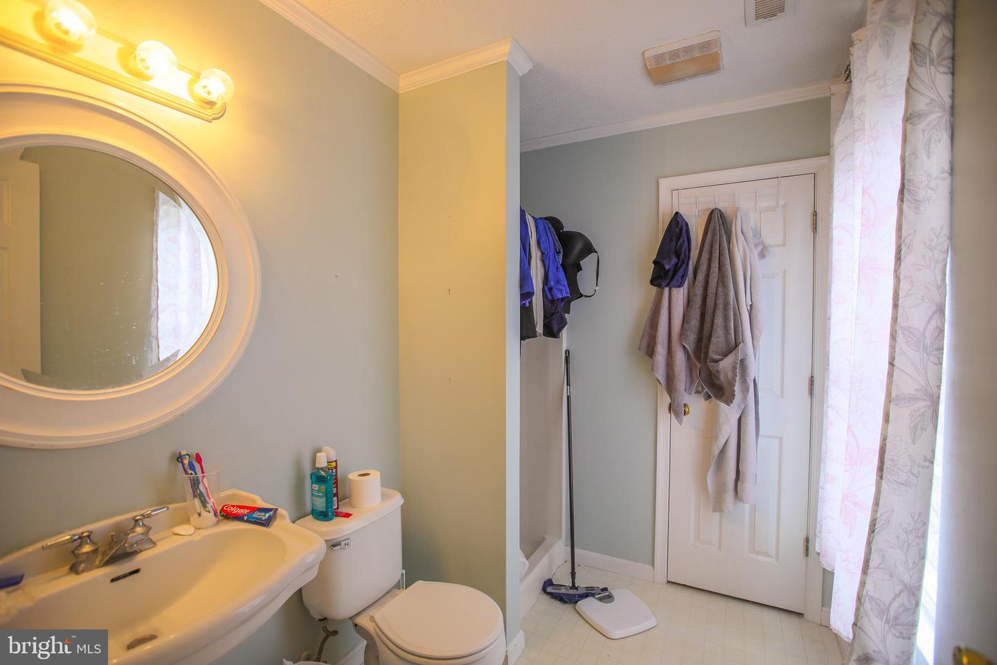 10 Whiting Ave Property Photo 20