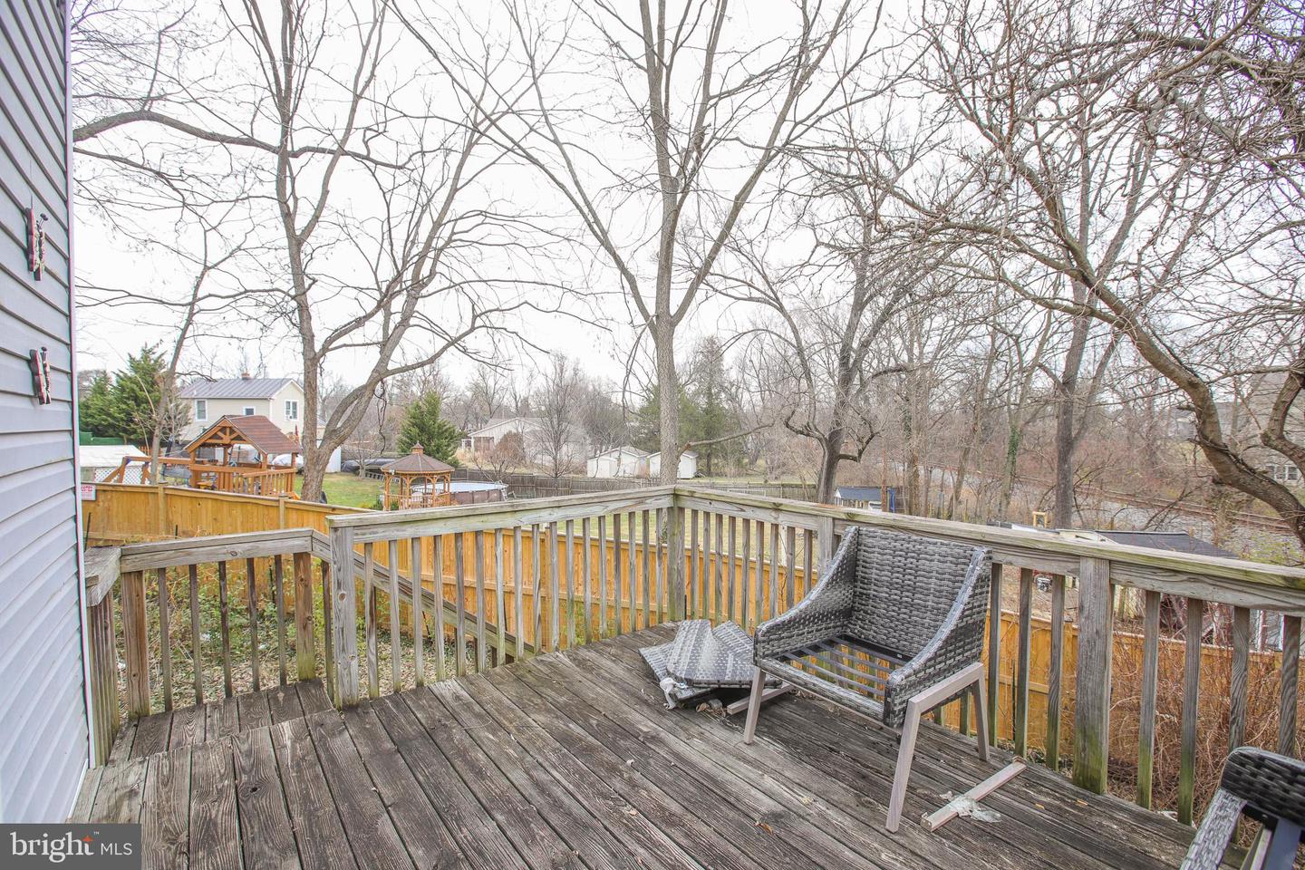 10 Whiting Ave Property Photo 23