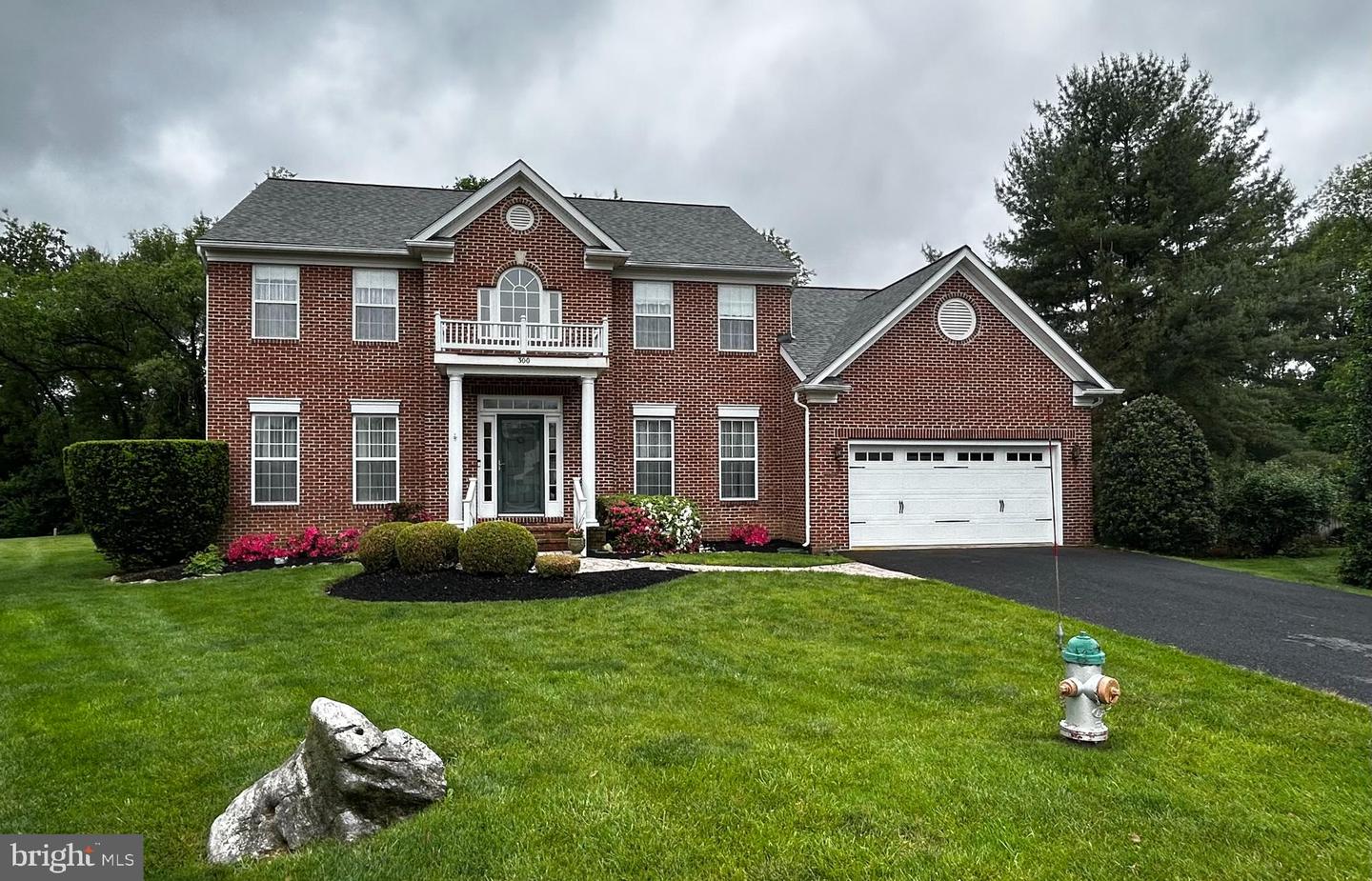 300 ARCHER CT