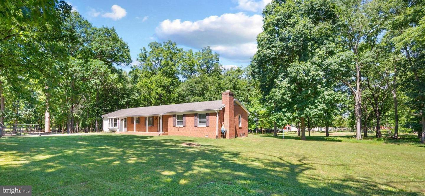 2085 Crums Church Rd Property Photo 1