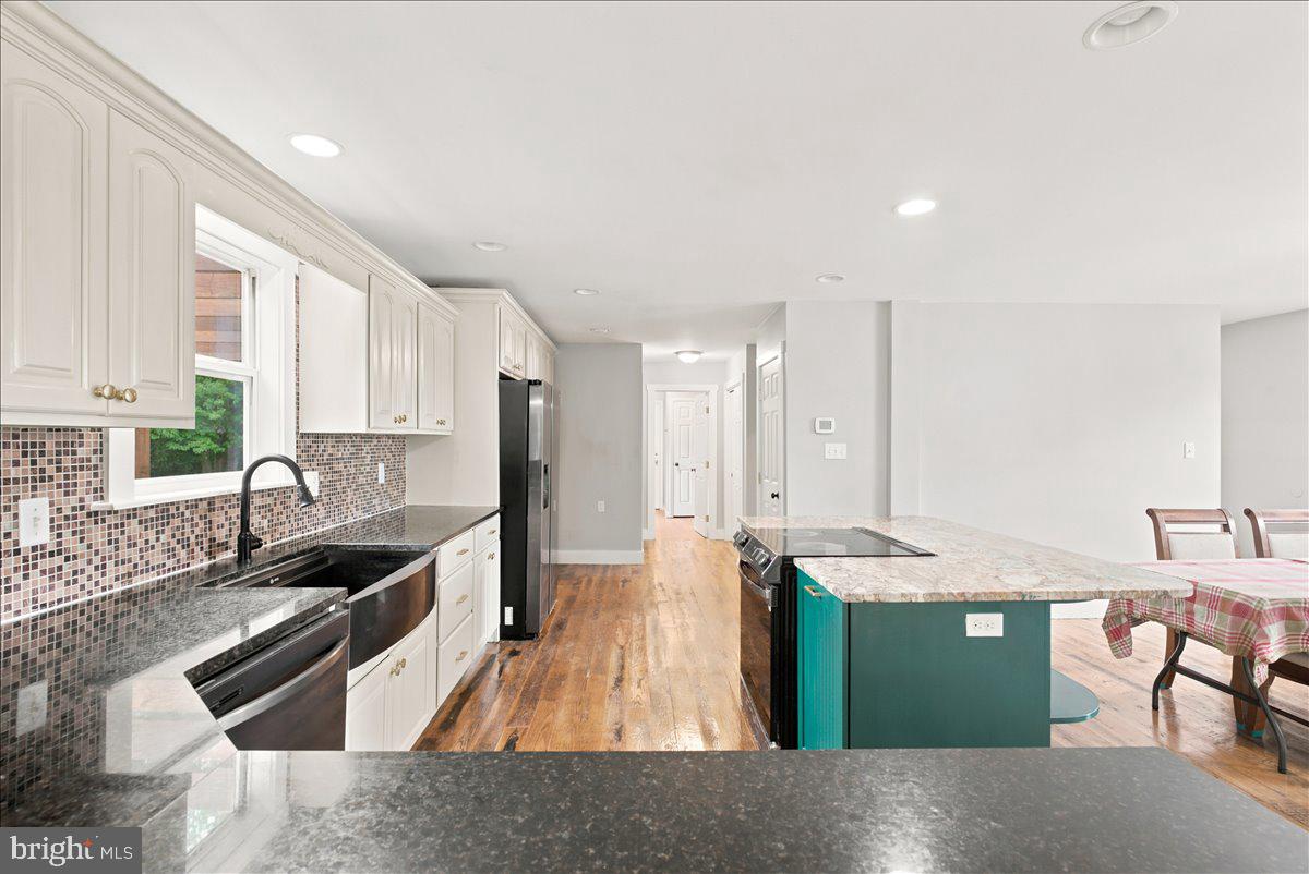 193 Marsh Ln Property Photo 10