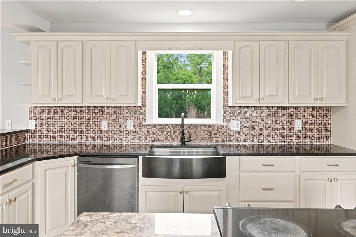 193 Marsh Ln Property Photo 13