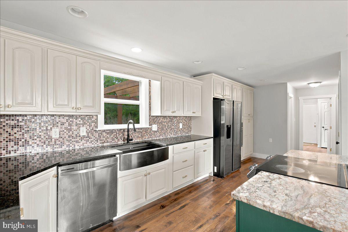 193 Marsh Ln Property Photo 14