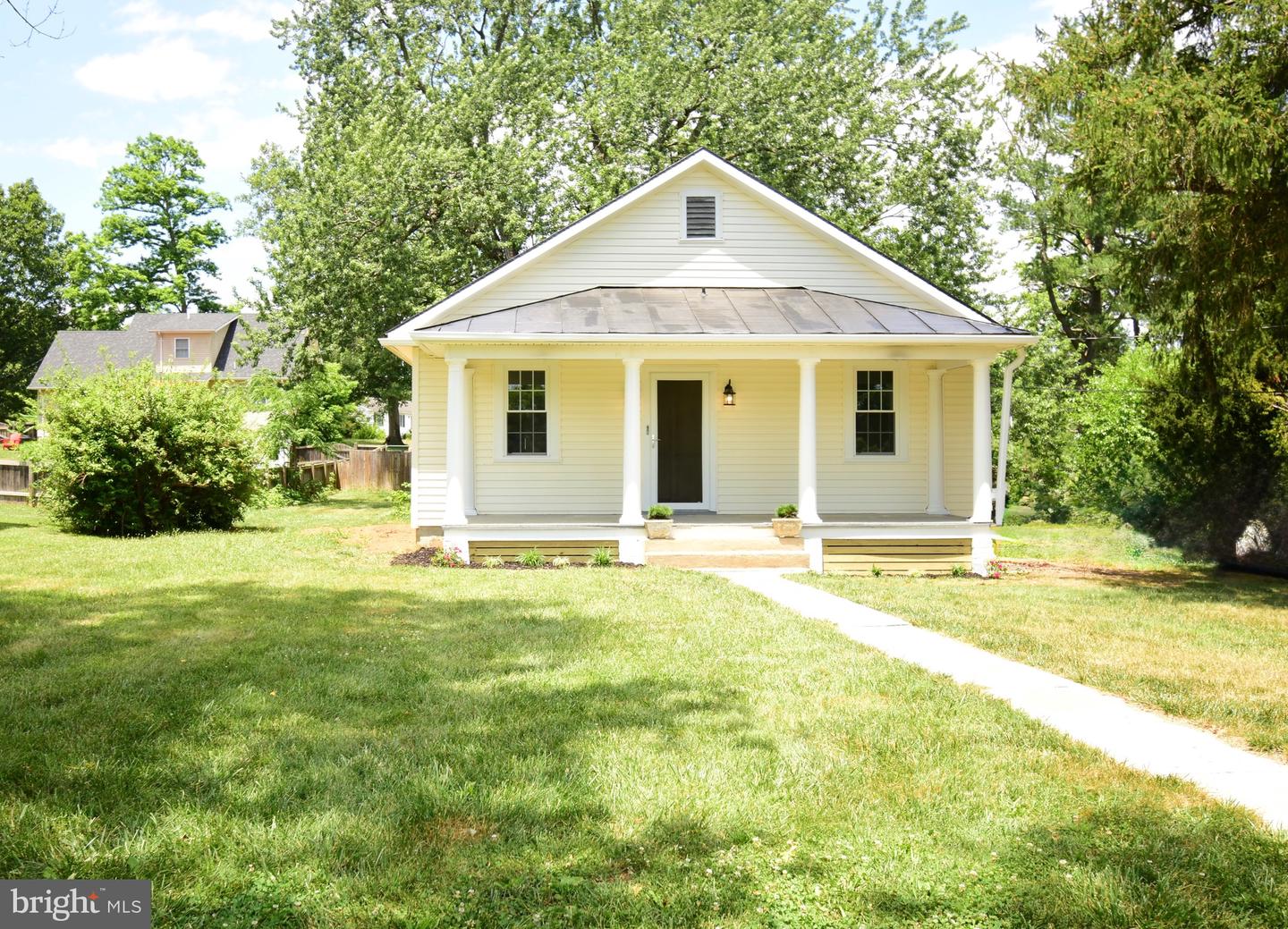 11 Virginia Ave Property Photo 1