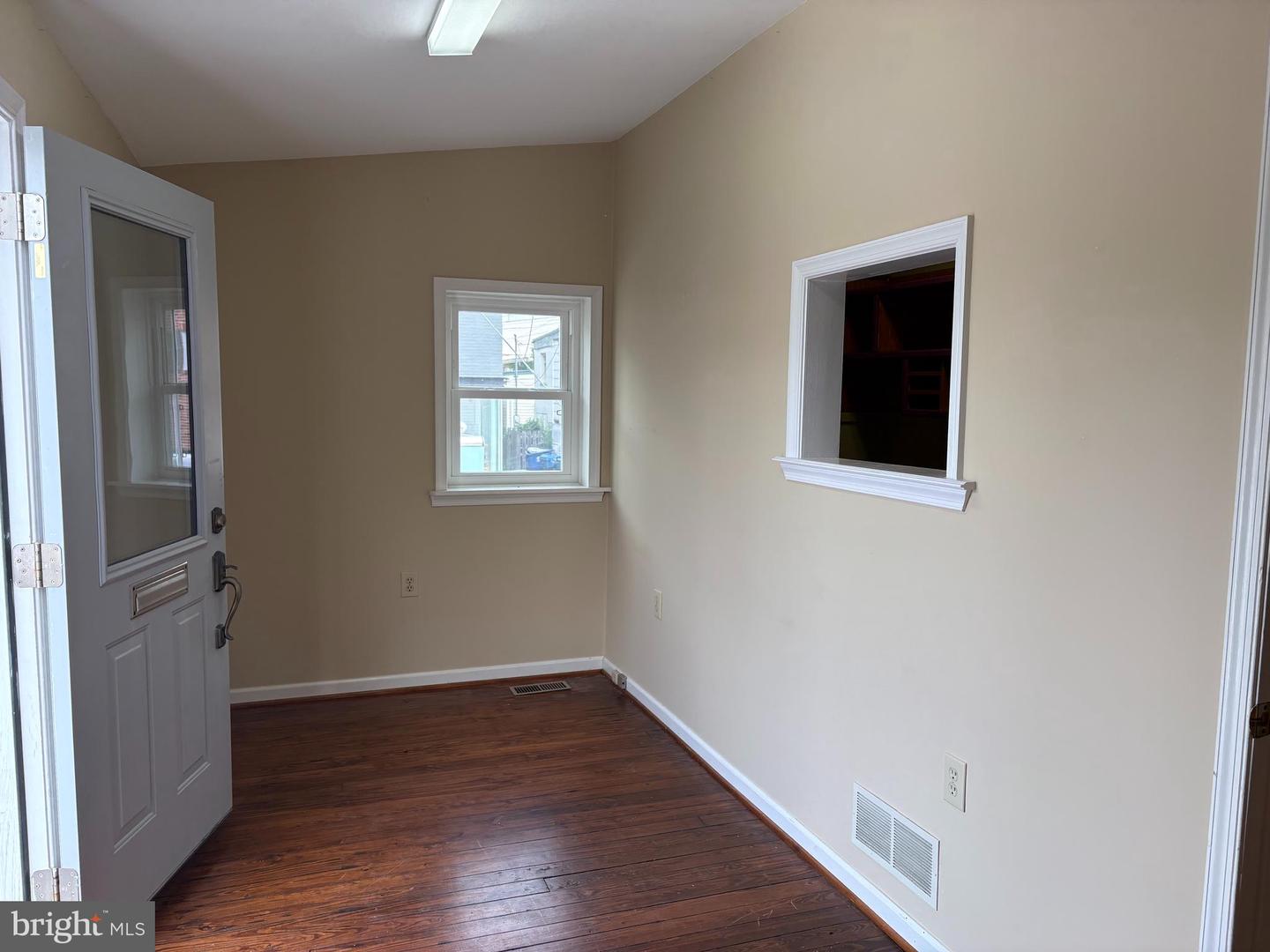 2 E Main St Property Photo 3