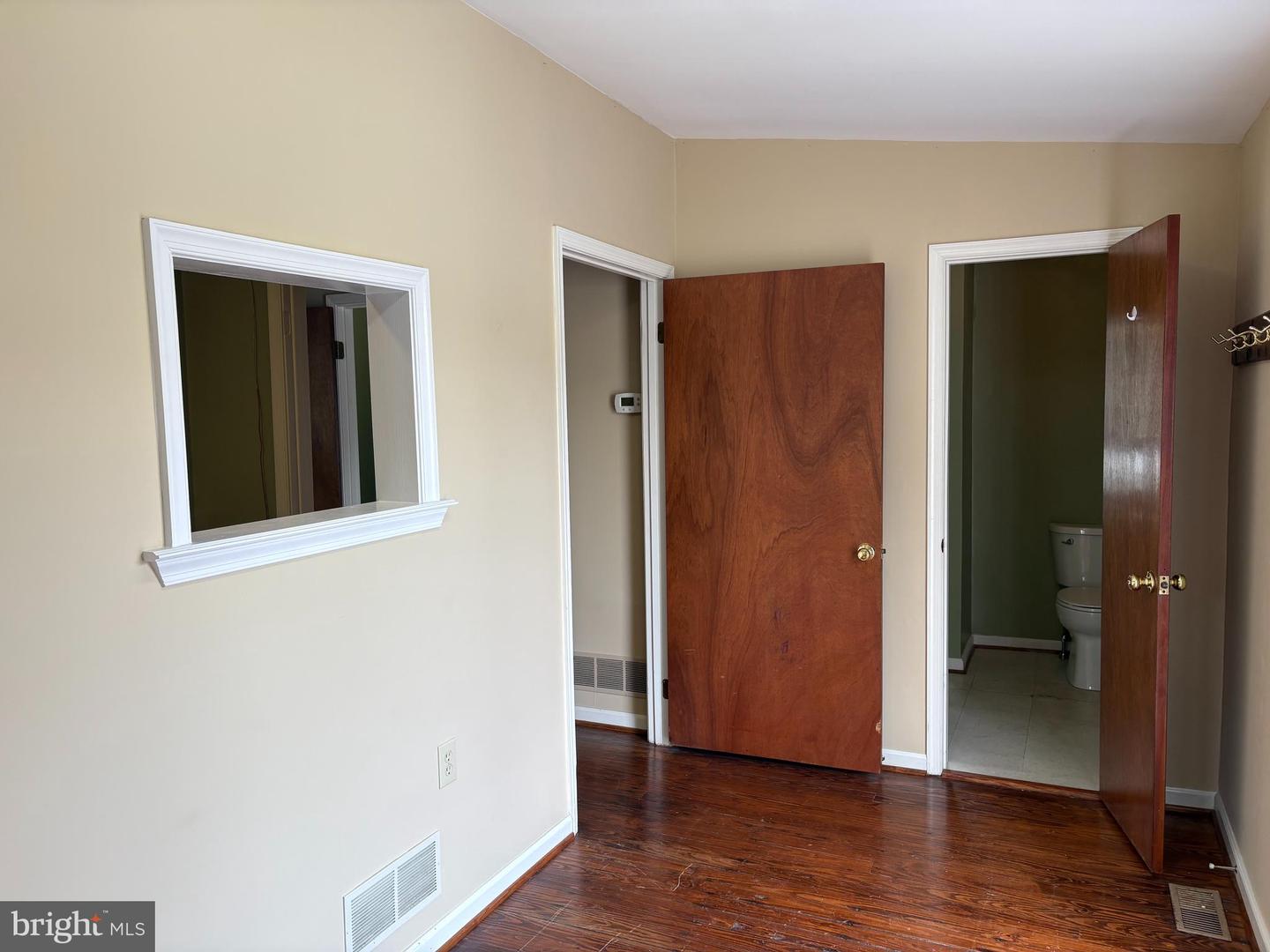 2 E Main St Property Photo 4