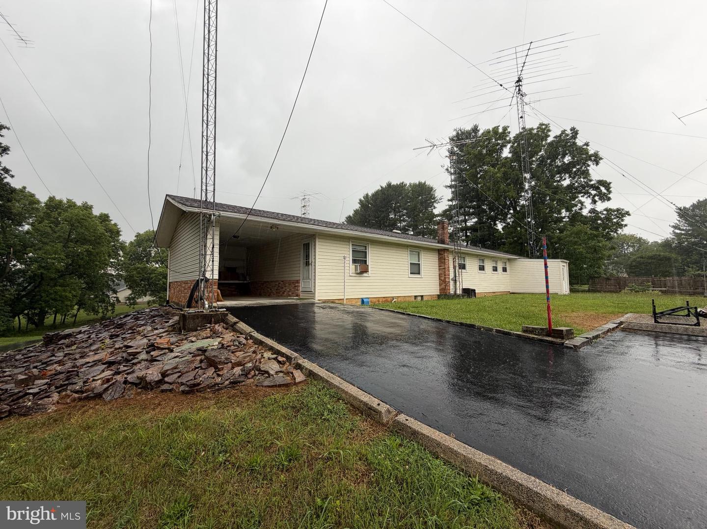 1741 Old Chapel Rd Property Photo 2