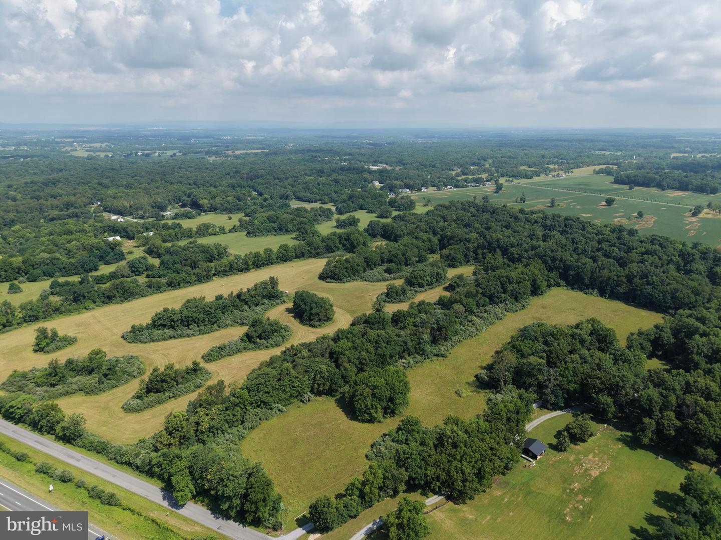 10068 Harry Byrd Hwy Property Photo 3