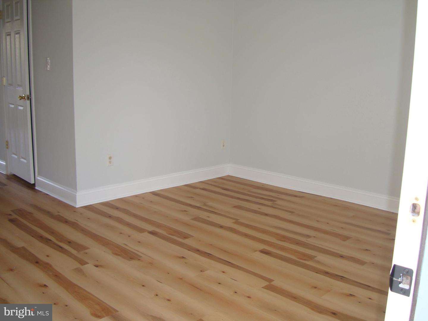 208 Moore Dr Property Photo 3