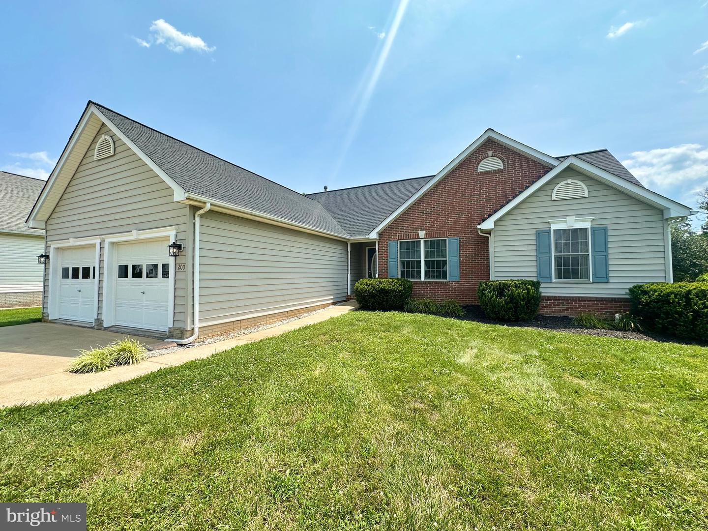 200 Jackson Dr Property Photo 1