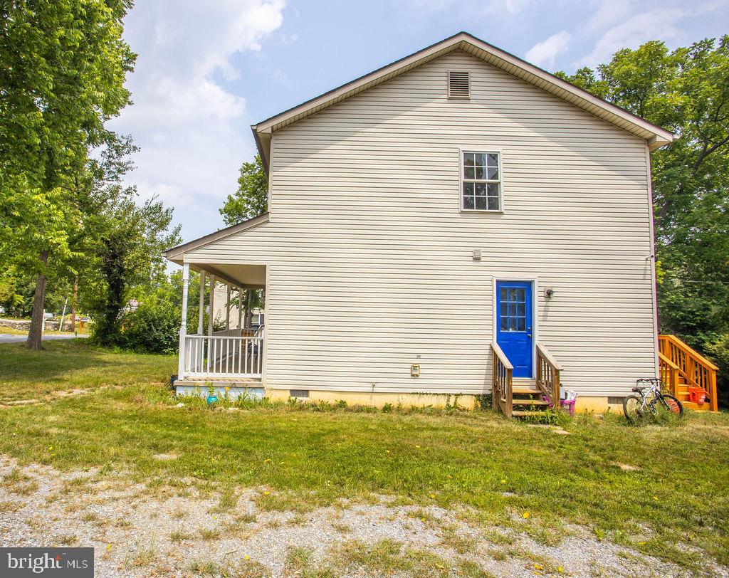 8 Whiting Ave Property Photo 3