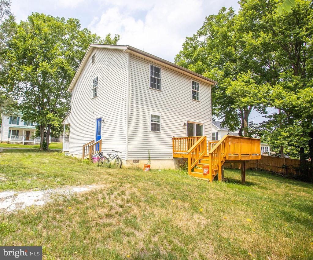 8 Whiting Ave Property Photo 4